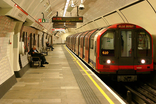 Londra’da 24 saat Metro Seferleri Başlıyor