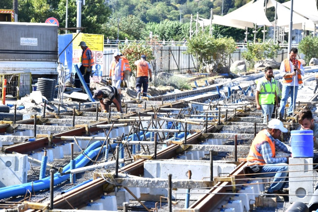 Konak Tramvayında 7×24 Mesai