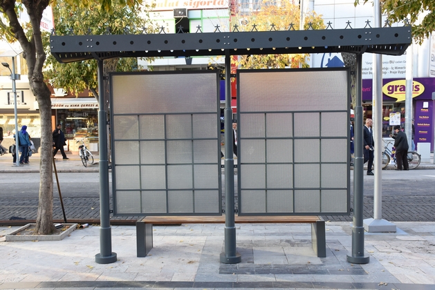 Düzce’ye Tramvay Durakları Montajı Devam Ediyor