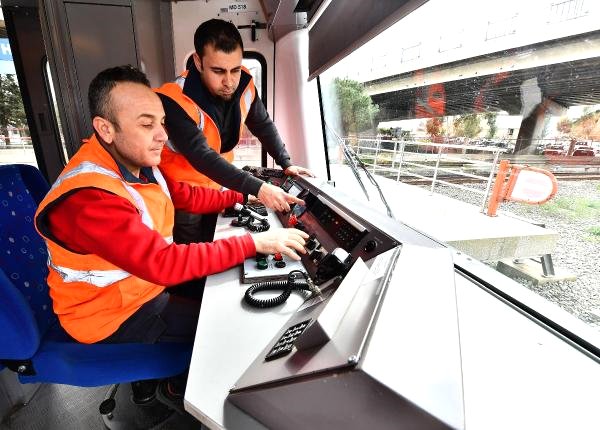 Üzerine Konteyner Devrilen Hurda Halindeki Tren Yenilendi